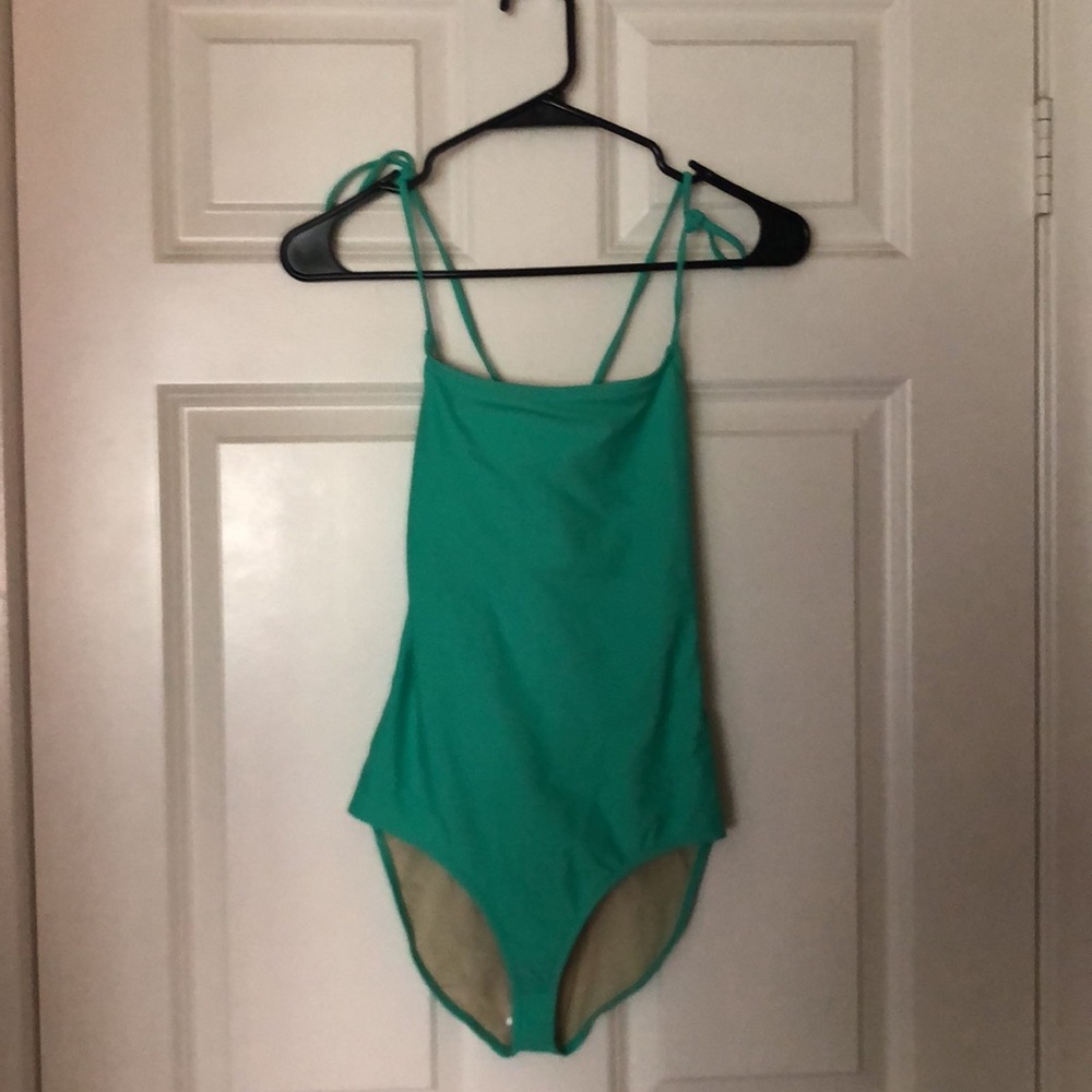 Fabletics Liza One-Piece - Picture 3 of 9